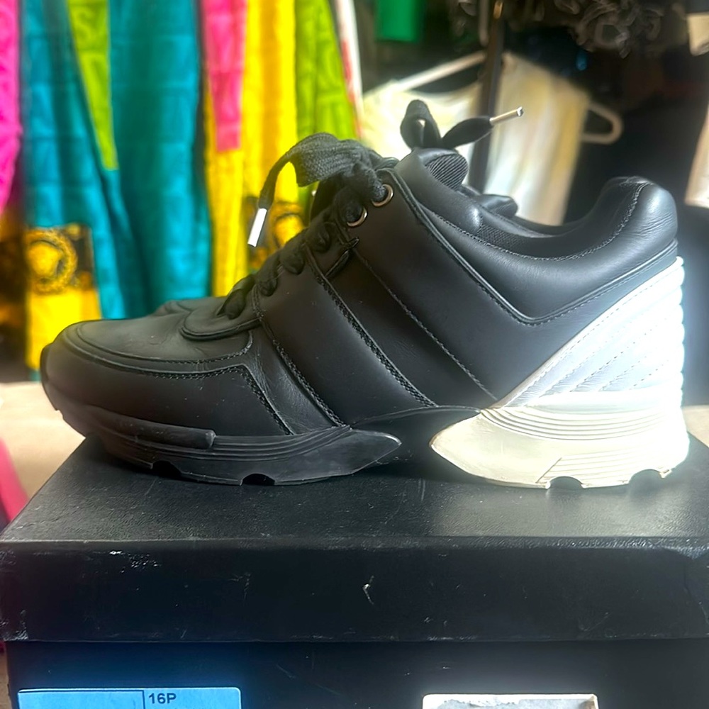 Chanel Sneaker size 38.5